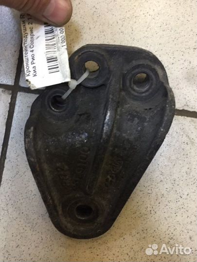 Кронштейн двигателя правый Kia Rio 4 G4FG 2018