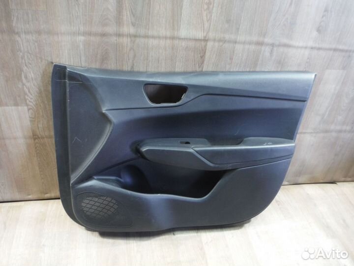 Обшивка двери передней правой №37 hyundai Solaris