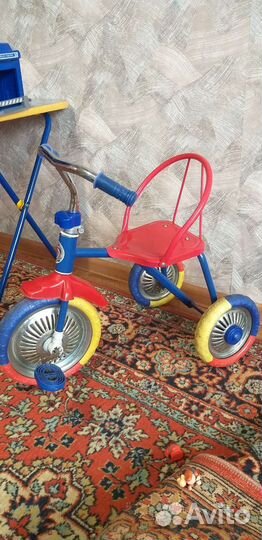 Трехколесный велосипед