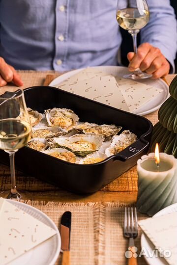 Peugeot Satin Black 2,7л, 32х20см, черная