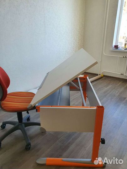 Растущая парта для школьника Германия