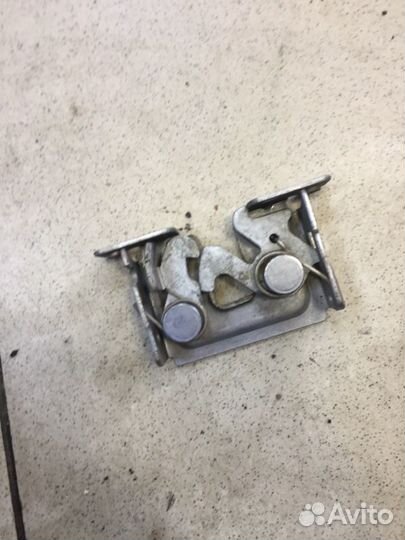 Замок капота Bmw X1 E84