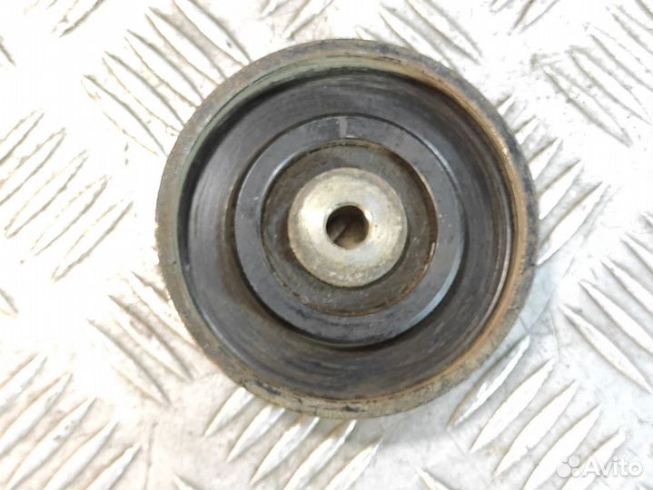 Ролик Toyota Yaris 2005 2011