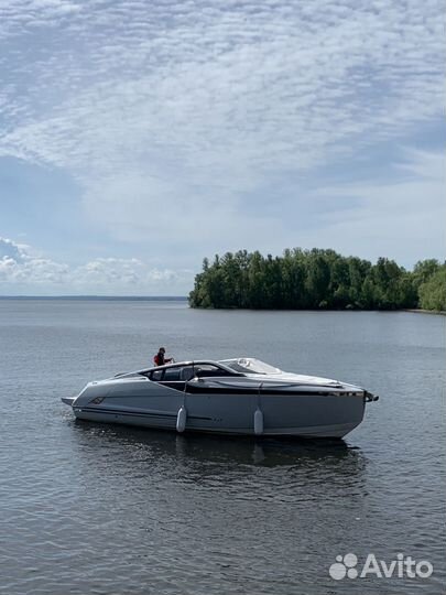 Моторная яхта Fairline F-Line 33