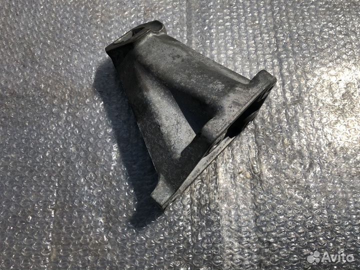 Кронштейн двигателя левый BMW 7 F01 F02 08-12