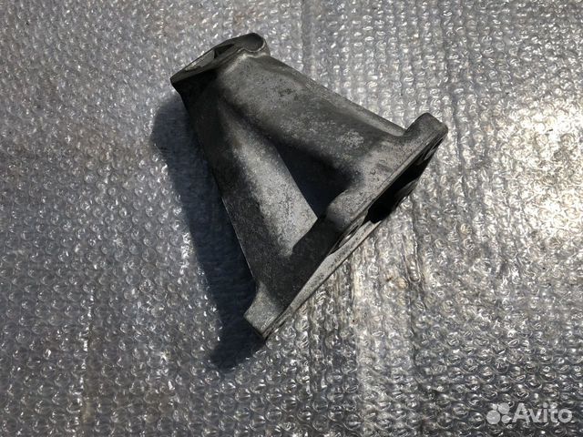 Кронштейн двигателя левый BMW 7 F01 F02 08-12