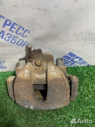 Суппорт передний правый Ford Focus 2 хэтчбек 1.6