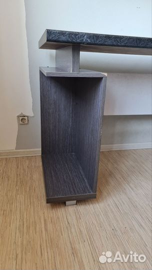 Письменный стол