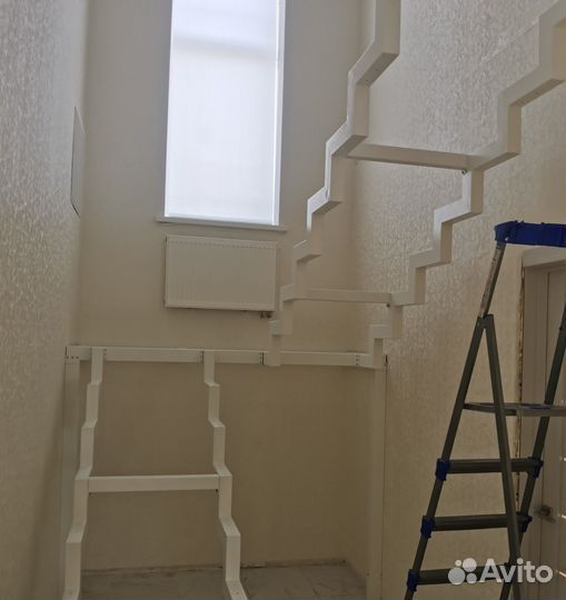 Лестница на металлическом каркасе