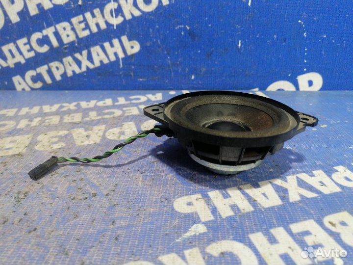 Динамик Mercedes-Benz W220 седан 2001