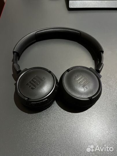 Беспроводные наушники JBL б/у