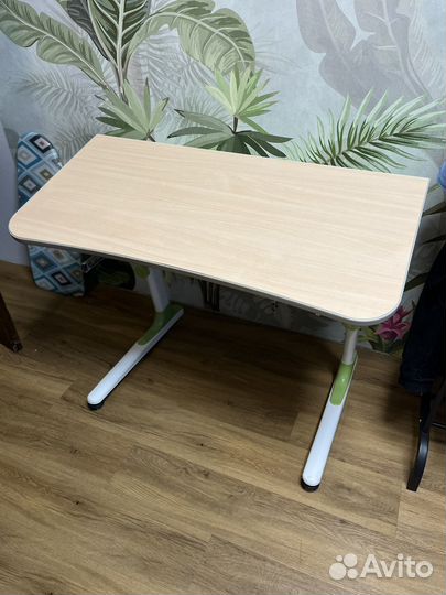 Детский стол парта