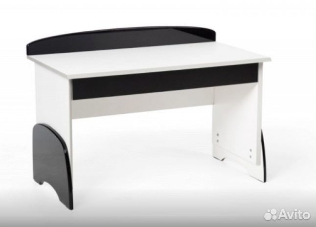 Стол письменный