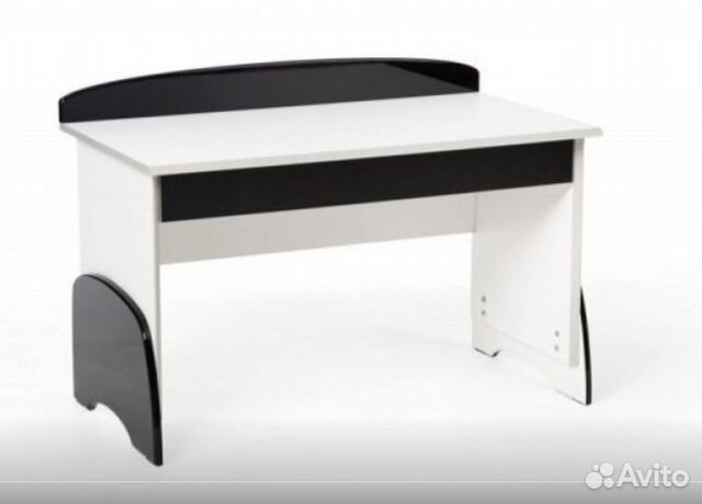 Стол письменный