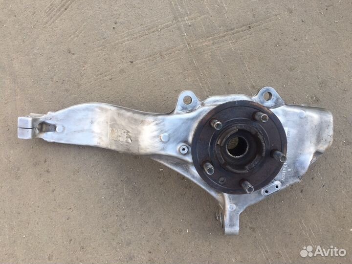 Кулак поворотный левый Range Rover vogue L405