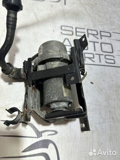 Вакумный насос Volkswagen Touareg 7L 3.2 BAA 2004