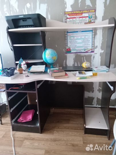 Компьютерный стол