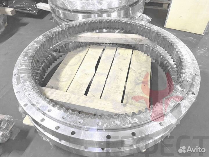 Опорно-поворотный круг Hyundai R305LC-7 81N8-00021