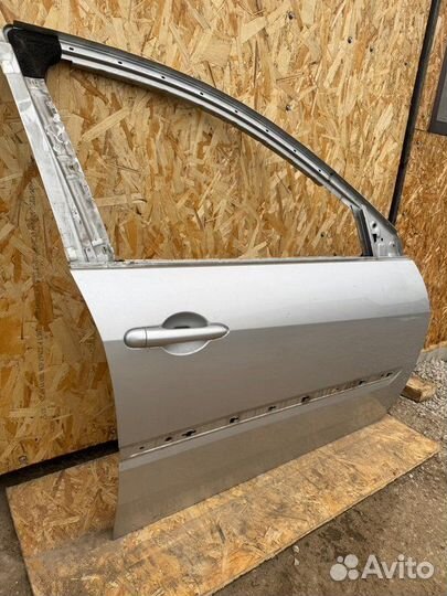 Дверь передняя правая Renault Laguna DCI 1.5 2009