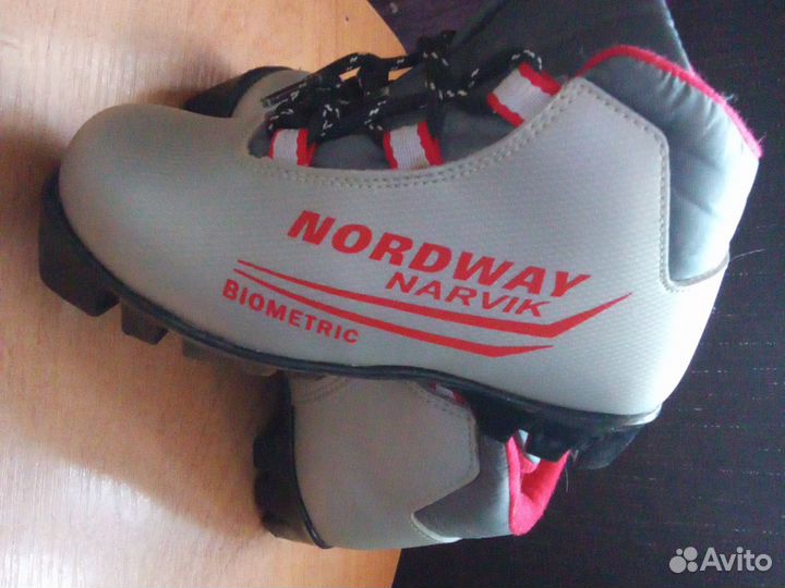 Лыжные ботинки детские 29 р