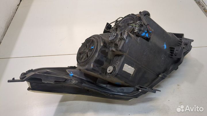 Фара (передняя) правая Cadillac SRX, 2011