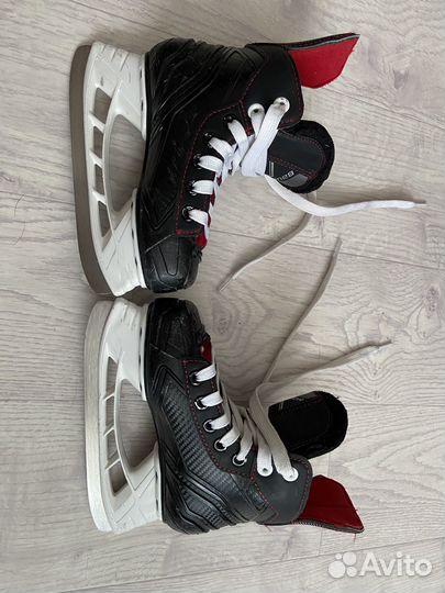 Хоккейные коньки bauer детские