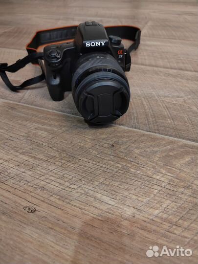 Зеркальный фотоаппарат Sony a37