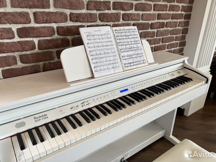 Цифровое пианино Rockdale