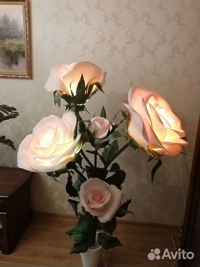 Светильник - куст розы с бутонами (из изолона)