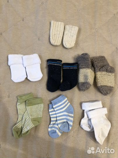 Варежки, носочки и шапочка для малышей