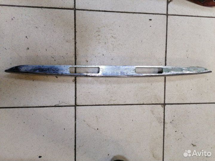 Накладка крышки багажника Toyota Camry V30