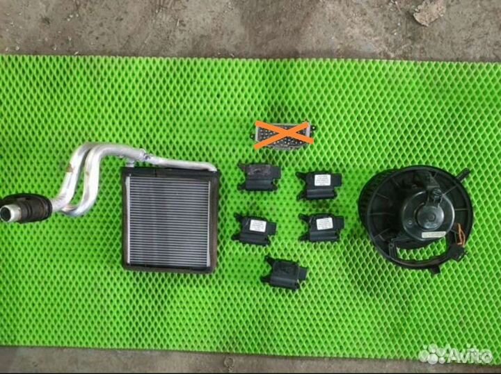 Моторчик отопителя салона Volkswagen Golf Plus