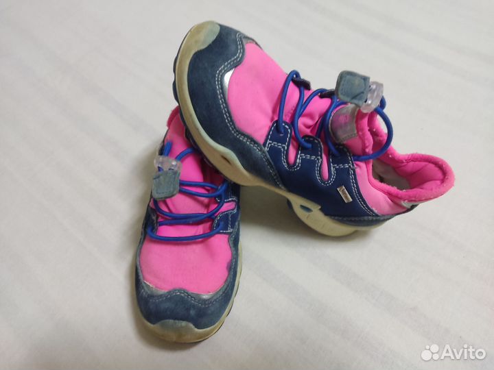 Кроссовки детские 28 размер на девочку