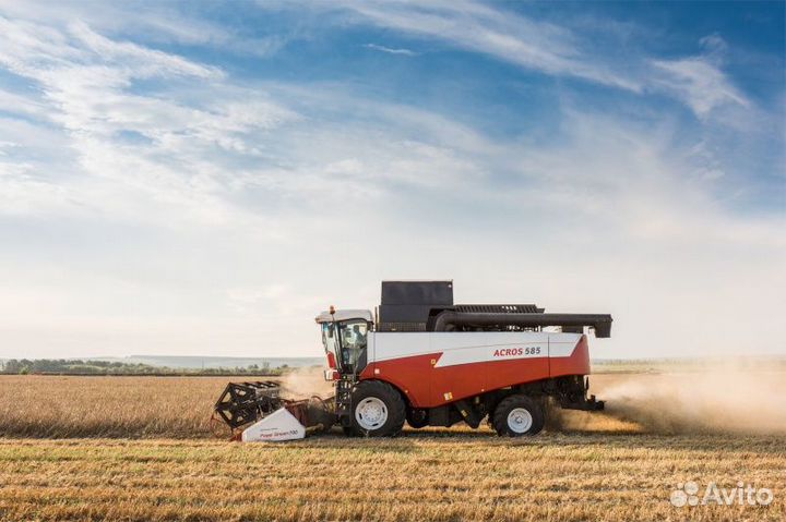 Комбайнер Ростсельмаш acros