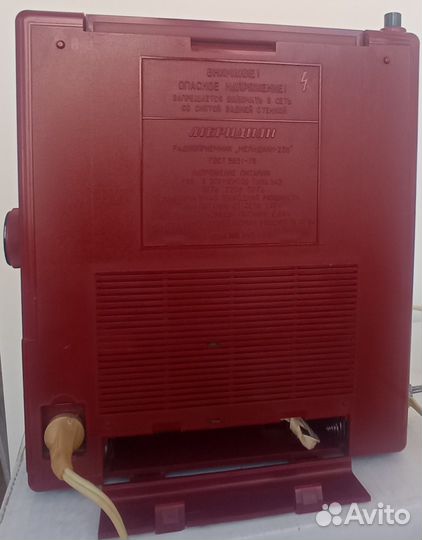 Радиоприемник Меридиан 235 красный рабочий