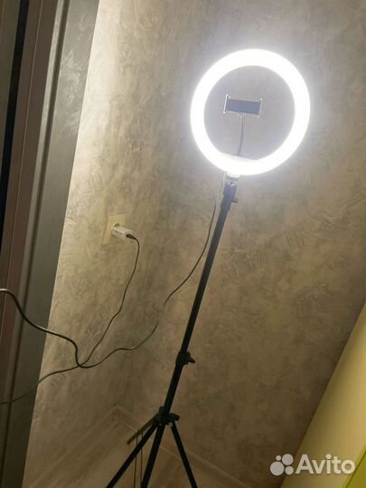 Кольцевая лампа со штативом