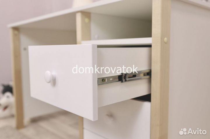 Письменный стол