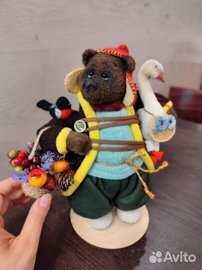 Интерьерный мишка с гусем