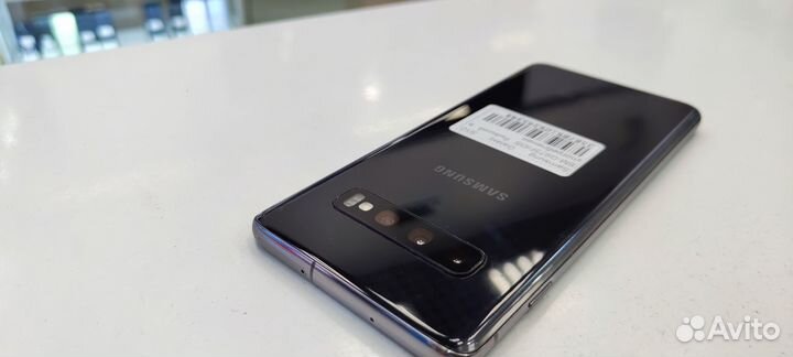 Samsung Galaxy S10, 8/128 ГБ