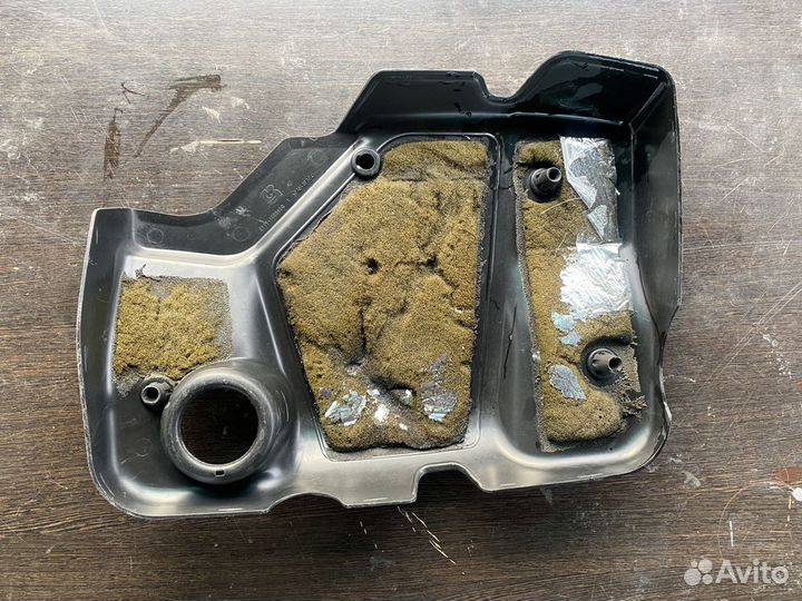Крышка двигаля ваз