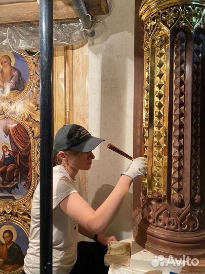 Художник-реставратор. Позолотчик