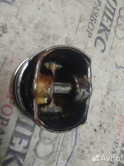 Поршень VW Touareg 2002-2010