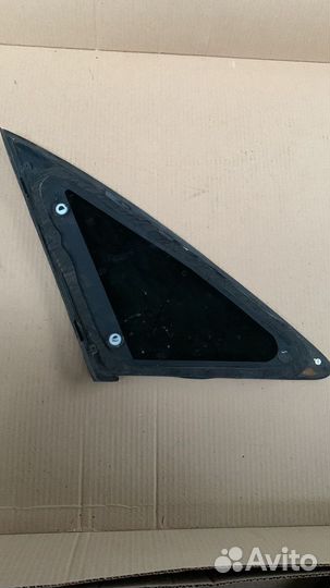 Форточка задняя тонированная глухая Audi A4 B8