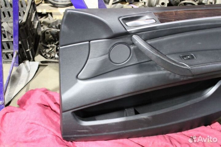 Обшивка двери передней правой BMW X5 E70