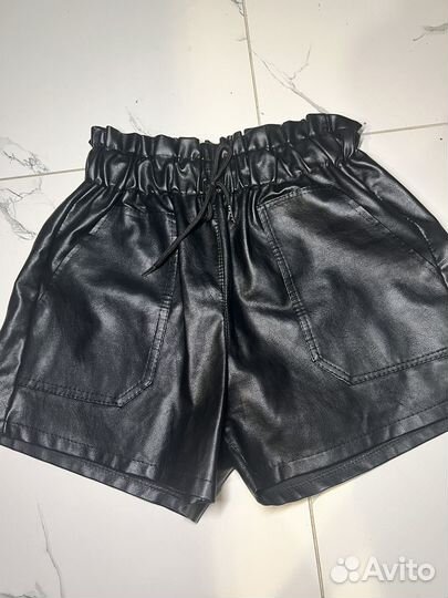 Кожаные шорты