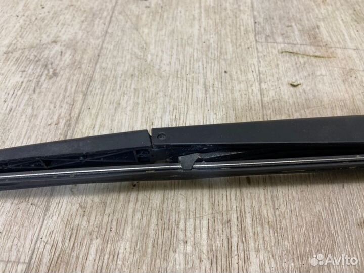 Дворник (стеклоочиститель ) задний Mitsubishi