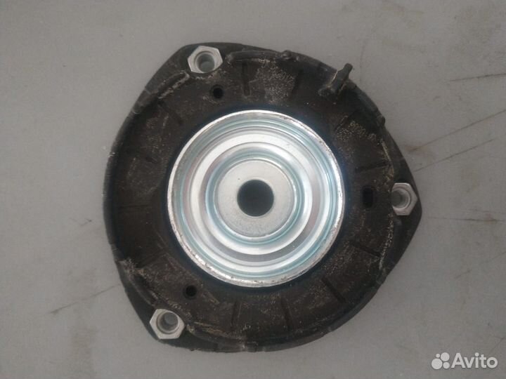 Опора аморт. стойки, верхняя, 5Q0412331E