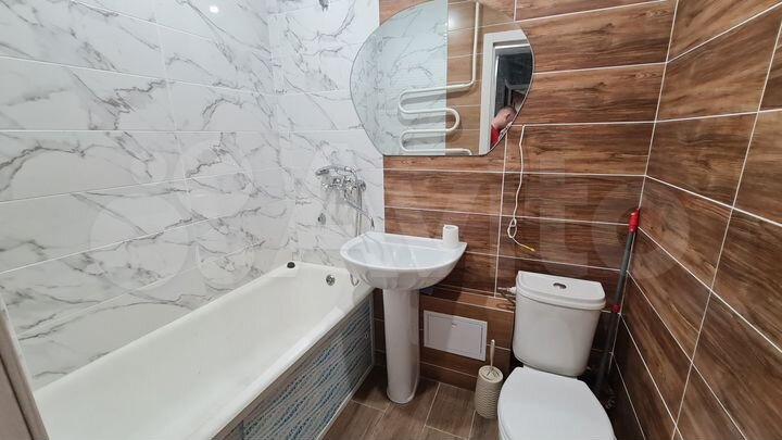 2-к. квартира, 43 м², 1/4 эт.