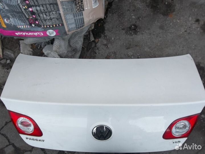 VW Passat B6 крышка багажника