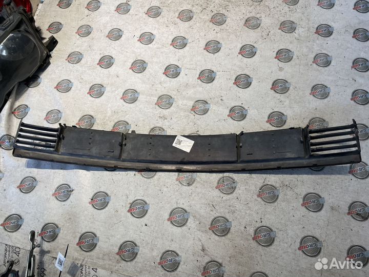 Декоративная решётка бампера 51118165144 бмв